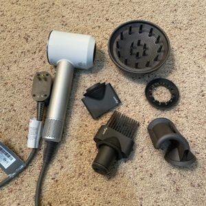 Dyson Supersonic Hair Dryer 790-372 Silver/White Like New without box